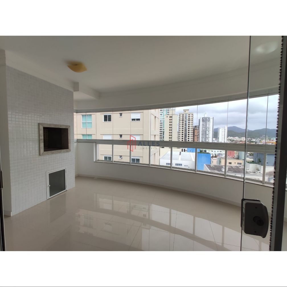 ALUGA-SE ANUAL LINDÍSSIMO APARTAMENTO NO CENTRO DE BALNEÁRIO CAMBORIÚ/SC