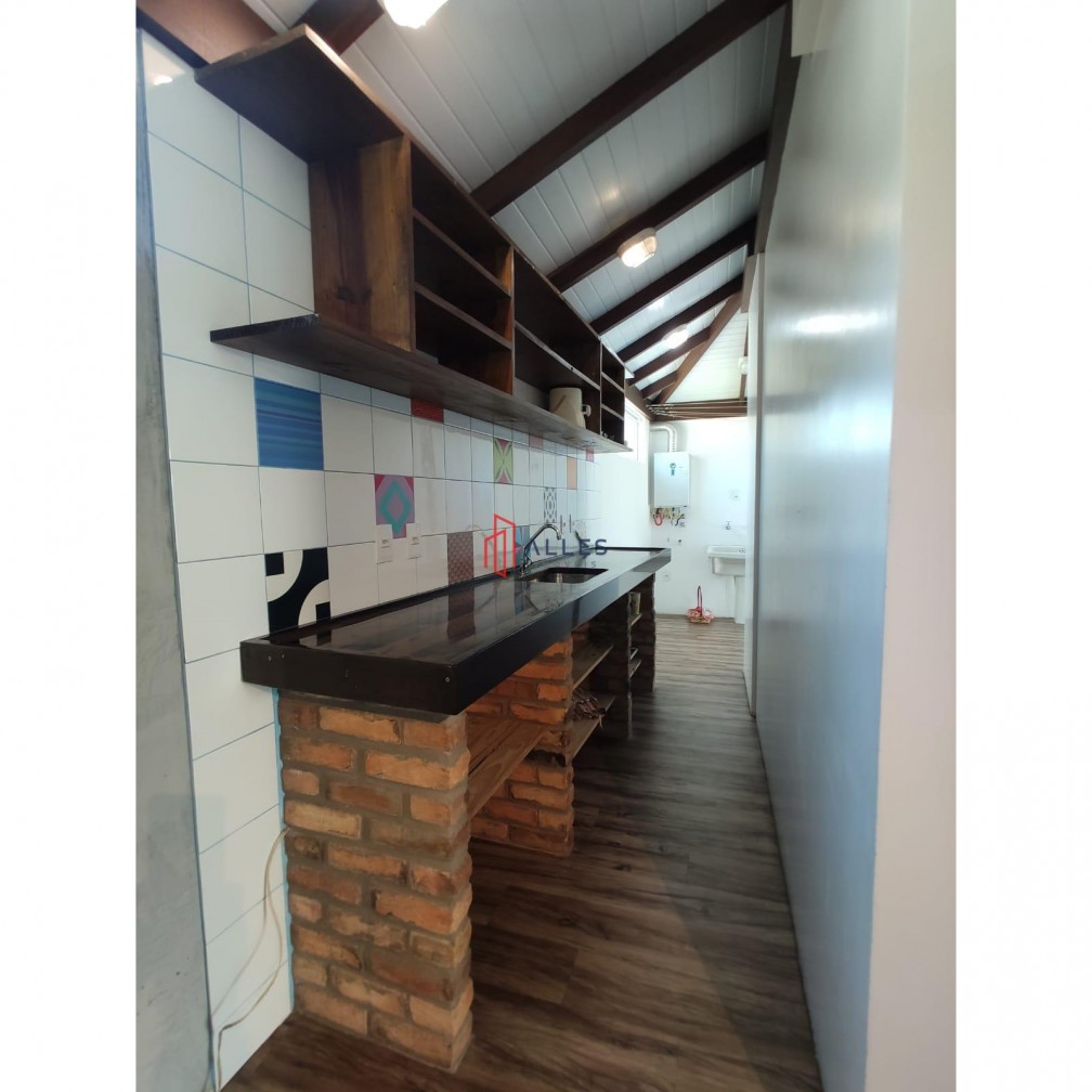 VENDE-SE  APARTAMENTO DIFERENCIADO EM BALNEÁRIO CAMBORIÚ/SC