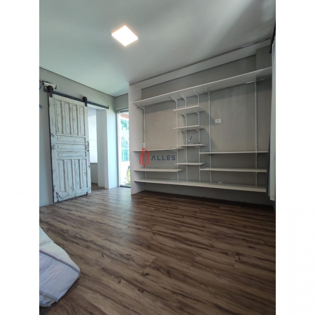 VENDE-SE  APARTAMENTO DIFERENCIADO EM BALNEÁRIO CAMBORIÚ/SC