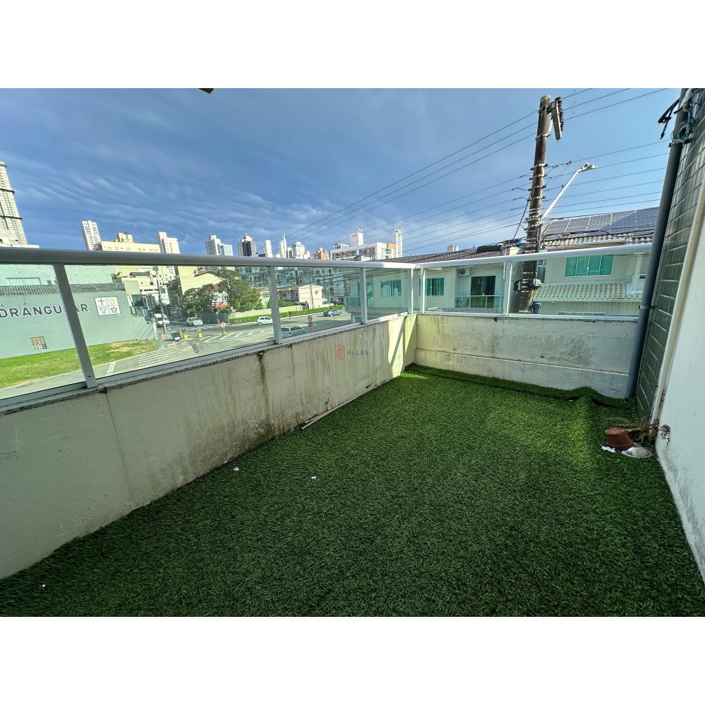 VENDE-SE  APARTAMENTO DIFERENCIADO EM BALNEÁRIO CAMBORIÚ/SC