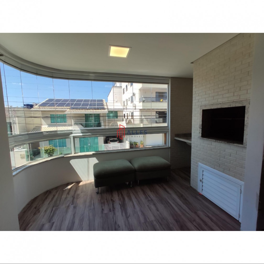 VENDE-SE  APARTAMENTO DIFERENCIADO EM BALNEÁRIO CAMBORIÚ/SC