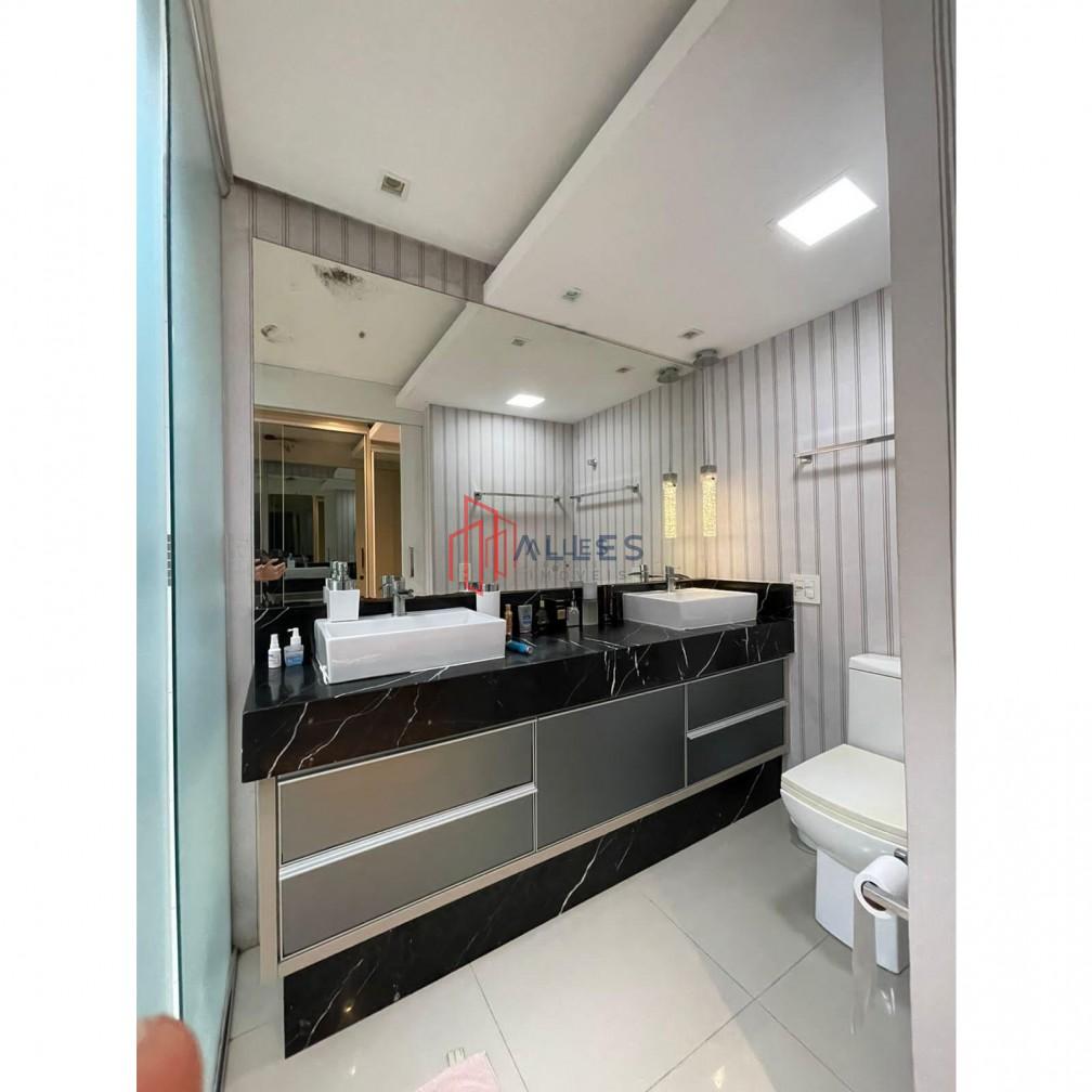 VENDE-SE APARTAMENTO MOBILIADO NA DESEJADA PRAIA BRAVA DE ITAJAÍ/SC