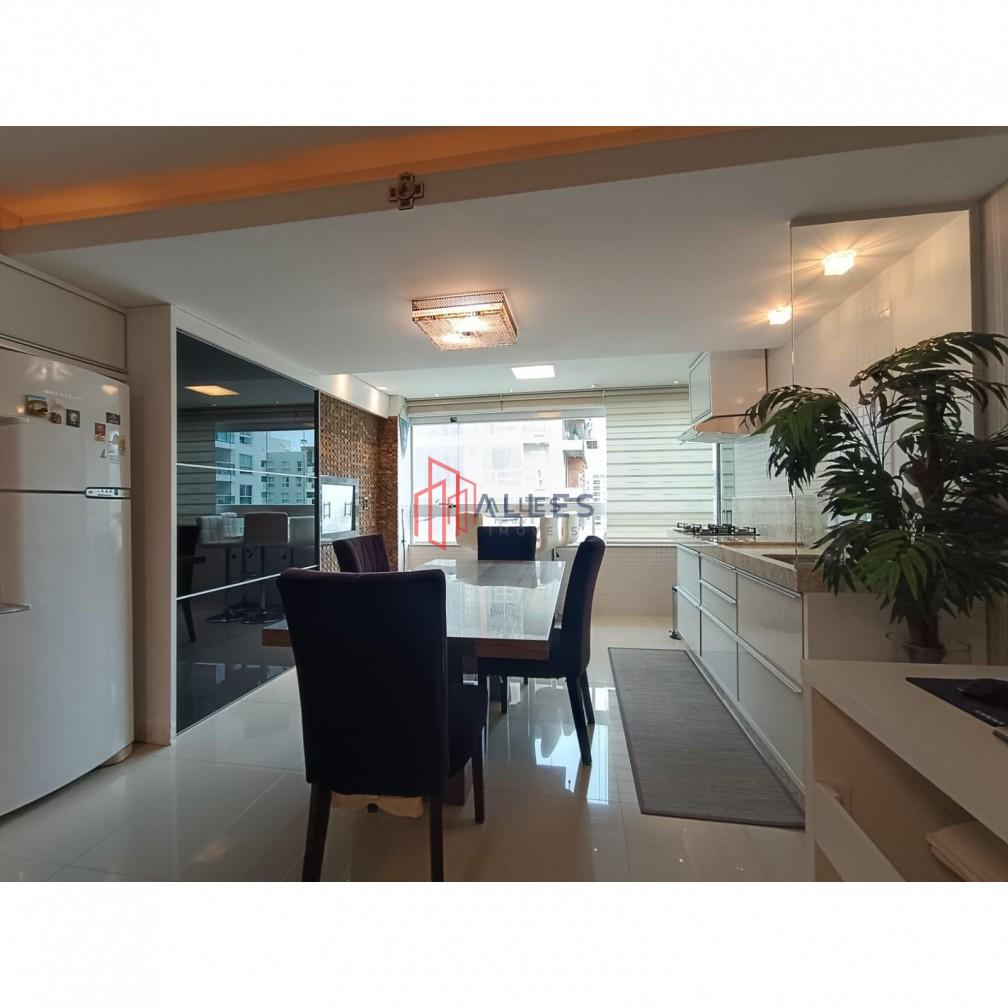 VENDE-SE APARTAMENTO MOBILIADO NA DESEJADA PRAIA BRAVA DE ITAJAÍ/SC