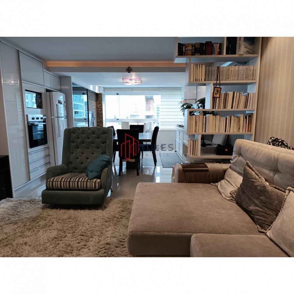 VENDE-SE APARTAMENTO MOBILIADO NA DESEJADA PRAIA BRAVA DE ITAJAÍ/SC