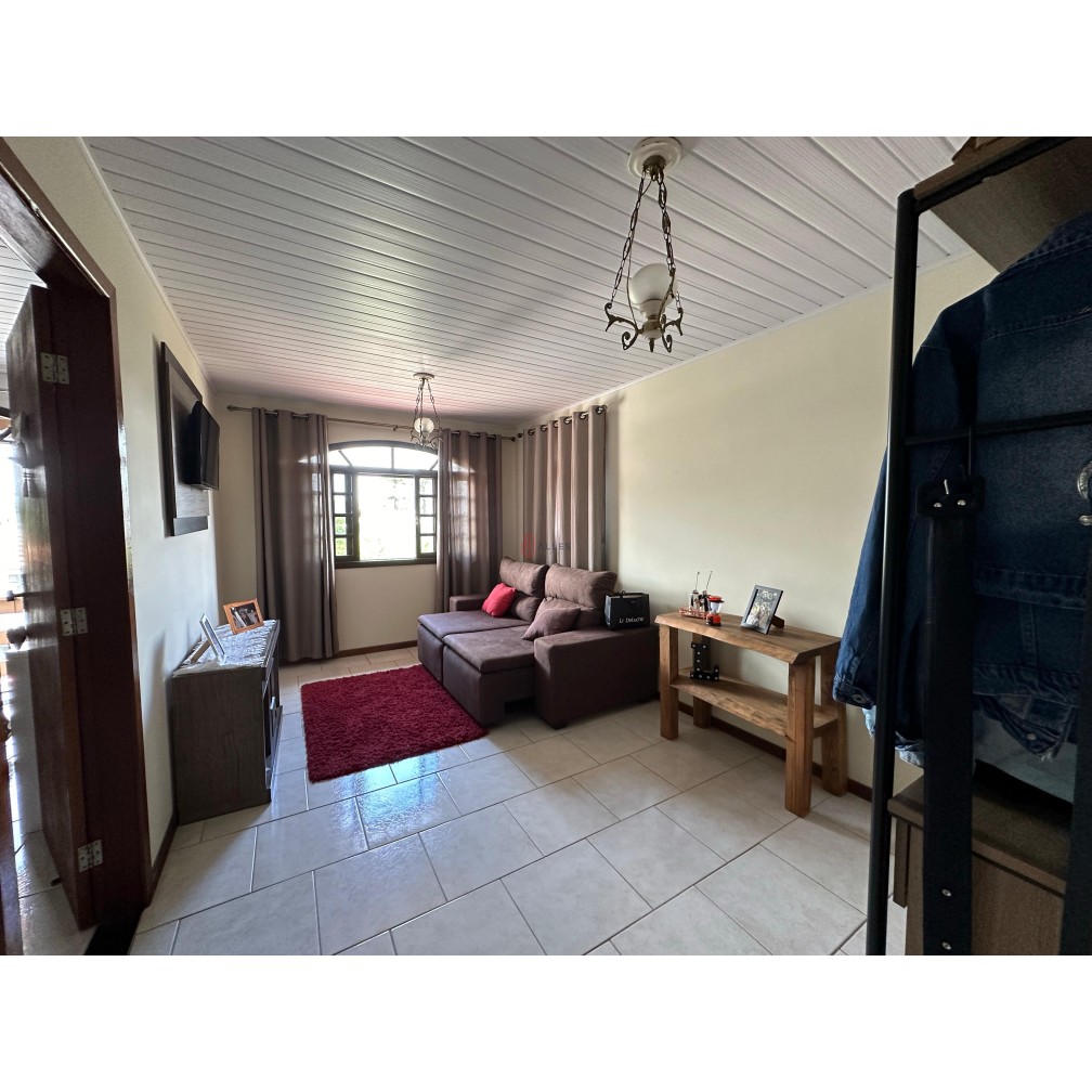 Vende-se casa com piscina no Centro de Camboriú/SC