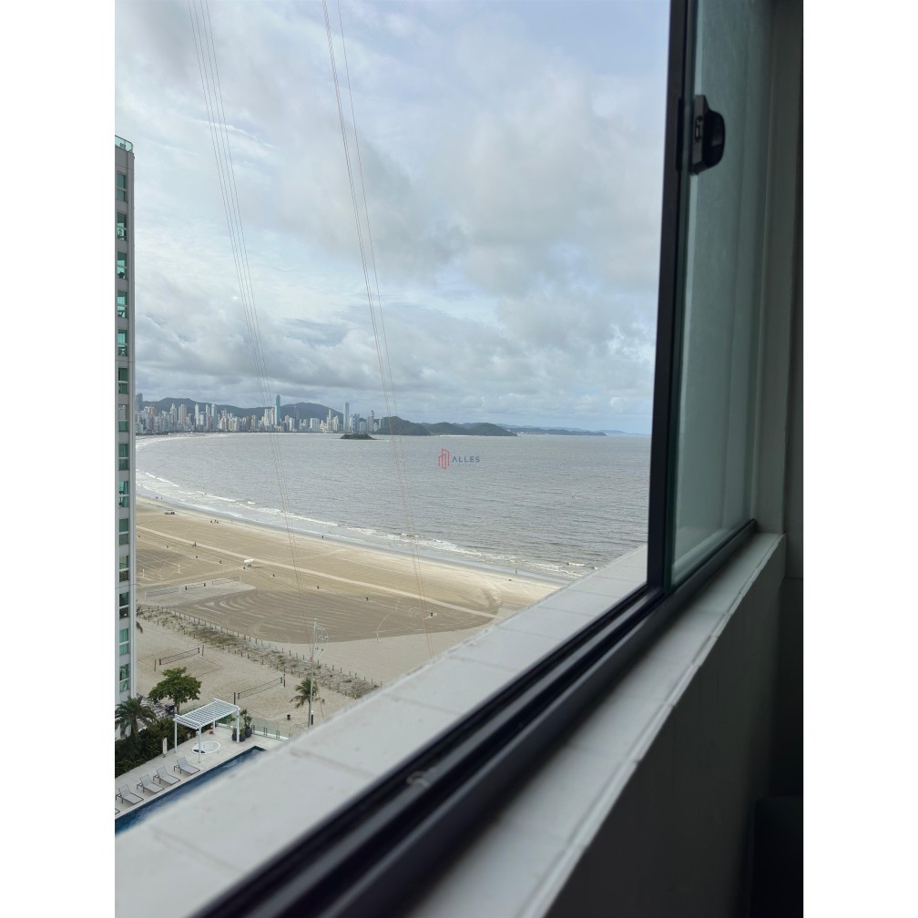 VENDE-SE FRENTE MAR LATERAL EM BALNEÁRIO CAMBORIÚ/SC