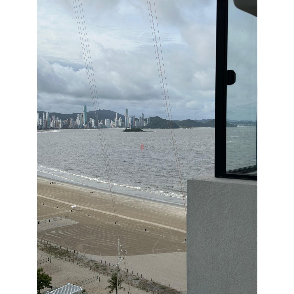 VENDE-SE FRENTE MAR LATERAL EM BALNEÁRIO CAMBORIÚ/SC