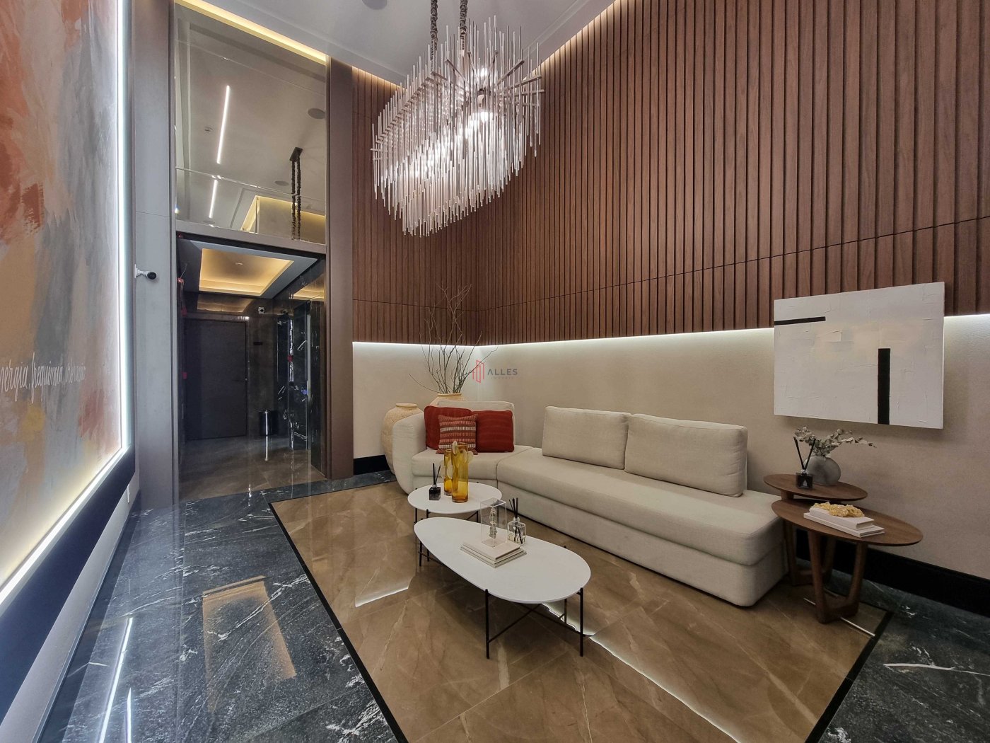 VENDE-SE APARTAMENTO ALTO PADRÃO EM BALNEÁRIO CAMBORIÚ/SC