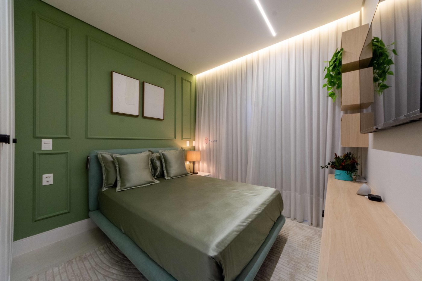VENDE-SE APARTAMENTO ALTO PADRÃO EM BALNEÁRIO CAMBORIÚ/SC