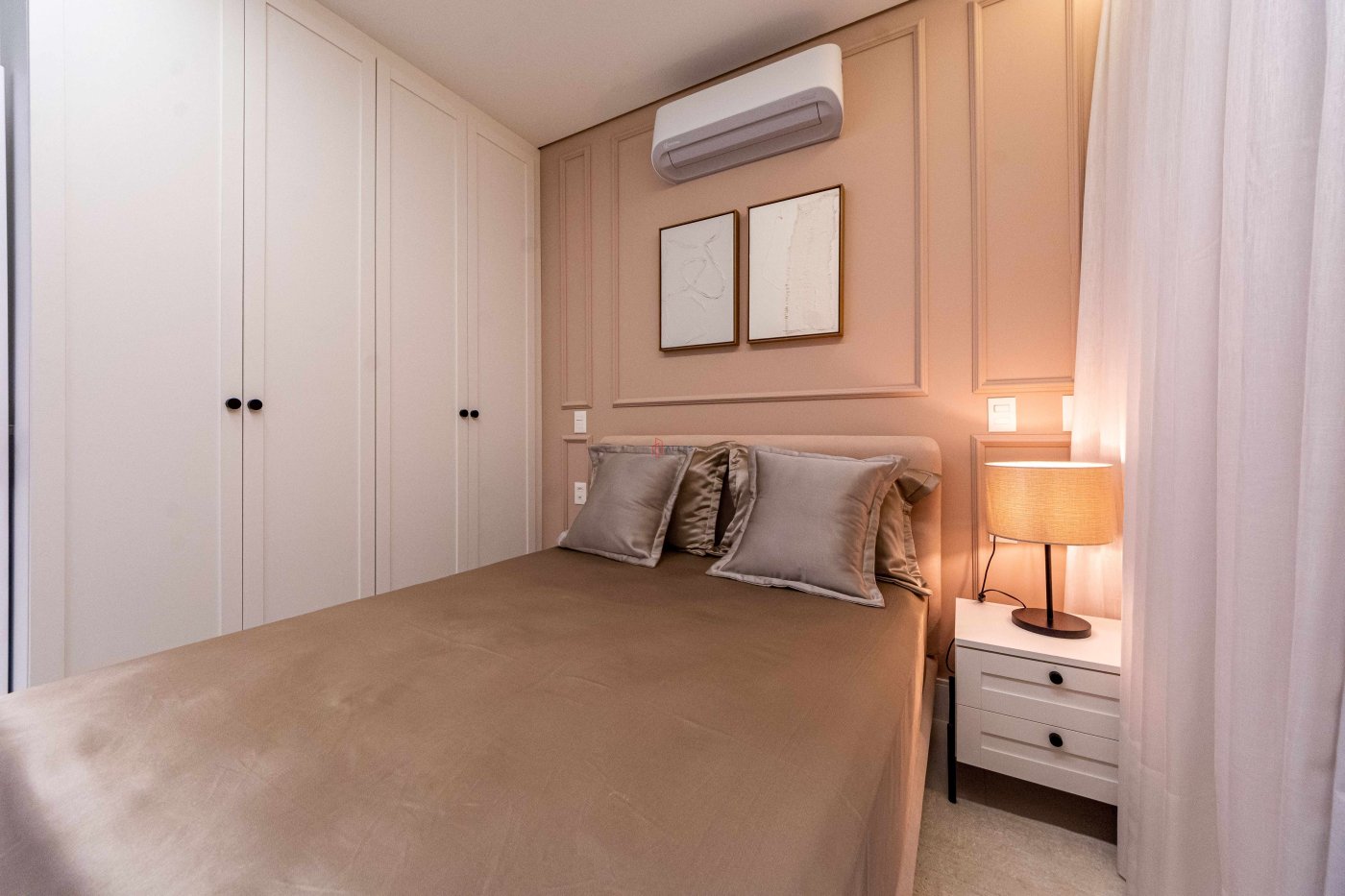 VENDE-SE APARTAMENTO ALTO PADRÃO EM BALNEÁRIO CAMBORIÚ/SC