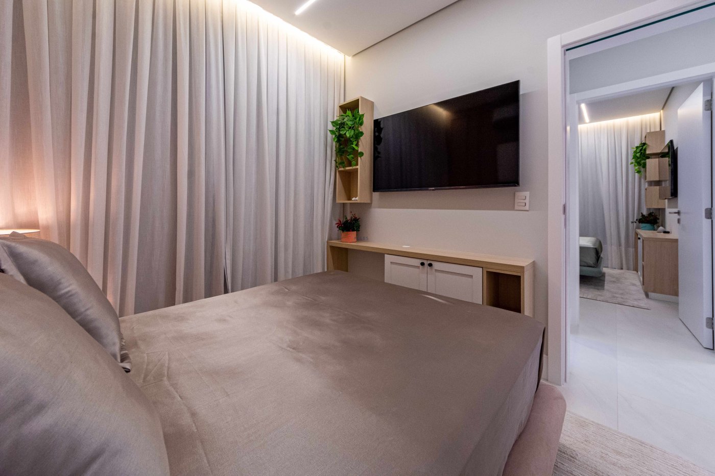 VENDE-SE APARTAMENTO ALTO PADRÃO EM BALNEÁRIO CAMBORIÚ/SC
